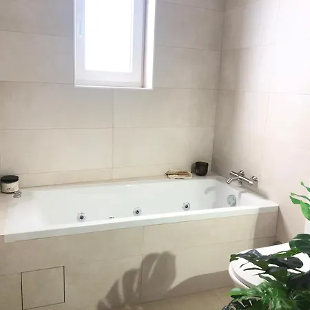 Pool Oasis With Private Parking- Modern Country Vigia 8 Matacaes