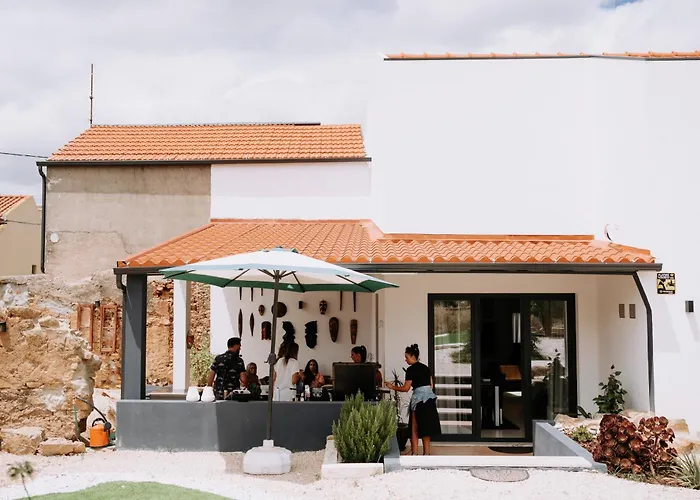 Сasa de vacaciones Pool Oasis With Private Parking- Modern Country Vigia 8 *