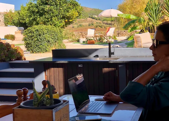 Сasa de vacaciones Pool Oasis With Private Parking- Modern Country Vigia 8